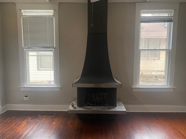 2096 Court Ave Unit 1