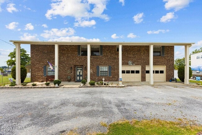 Photo - Waterfront 3 bedroom 2 bath