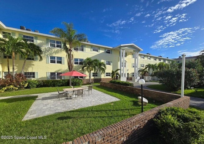 Building Photo - 230 Columbia Dr Unit 209