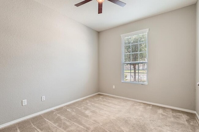 Photo - 13927 Laurel Br