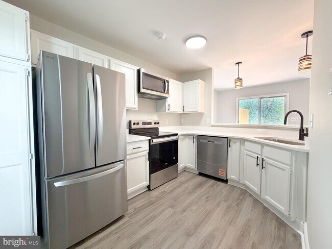 672 Ripplebrook Dr