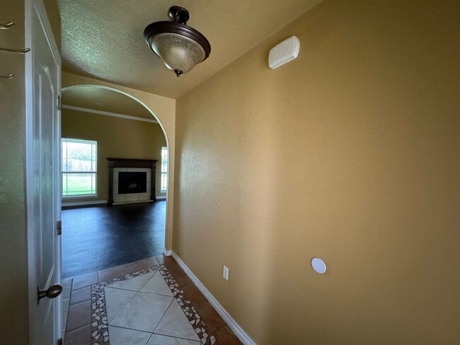 Photo - 9600 Diana Dr