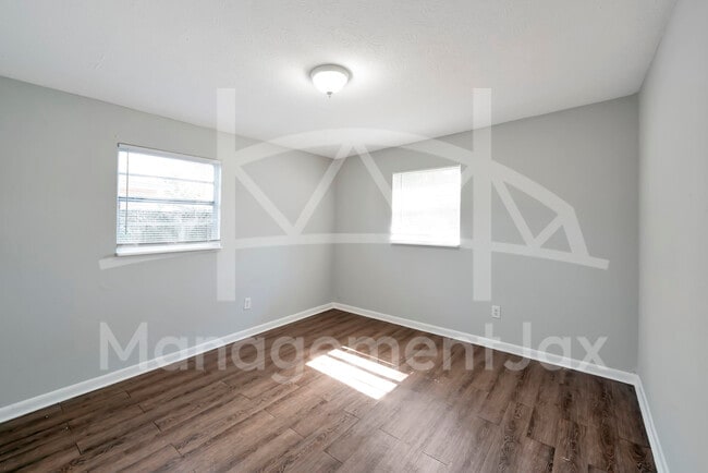Photo - 1586 W 36th St
