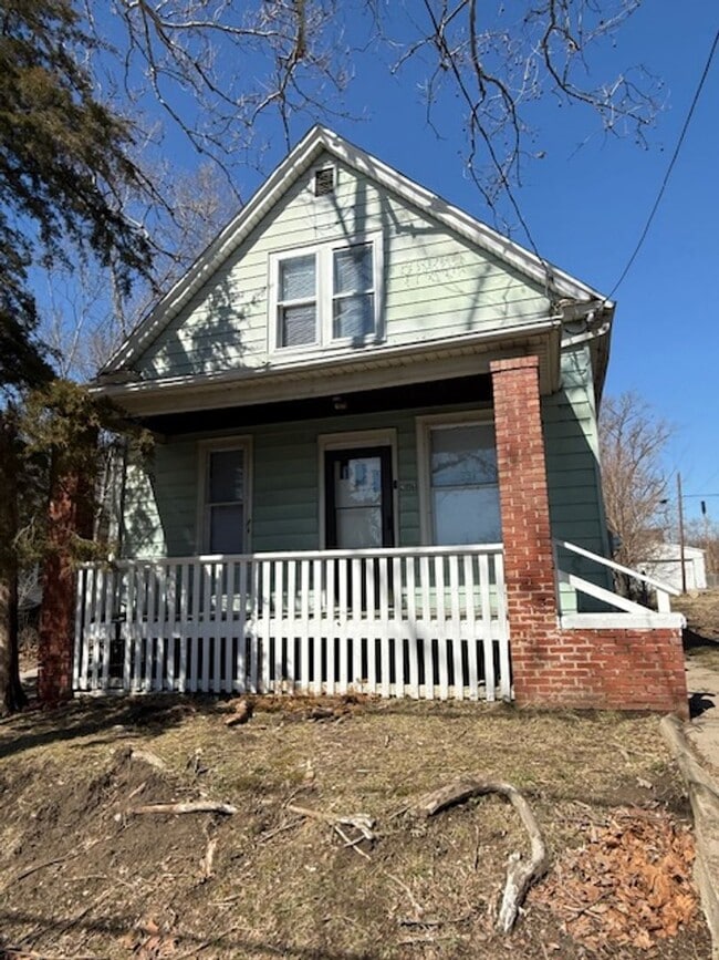 Building Photo - House for Rent 3 BR / 1 BA