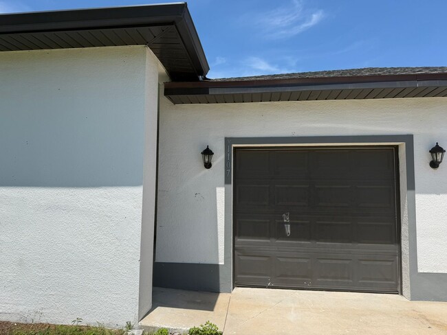 Building Photo - 1107 Abrams Blvd
