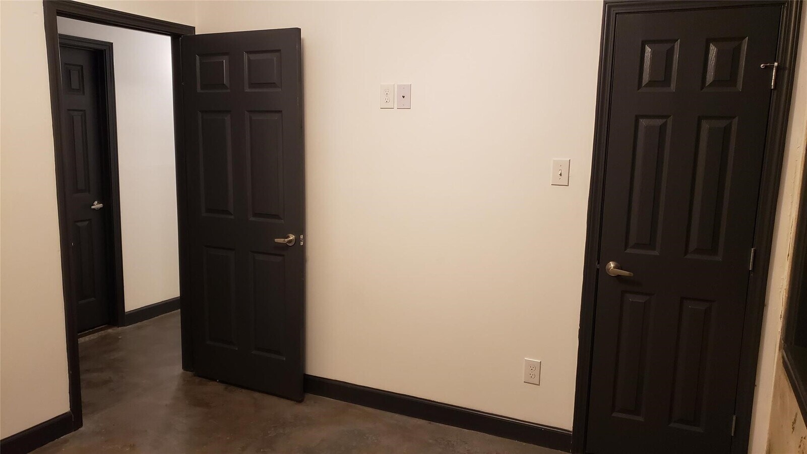 Photo - 6825 Avenue C