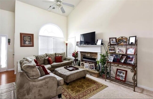 Photo - 324 Greystone Pkwy