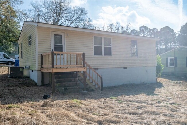Photo - 806 Lakeland St