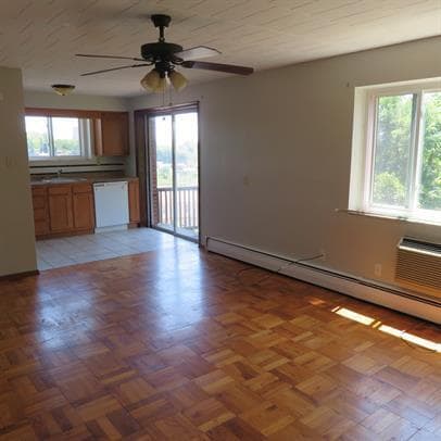 Photo - OXFORD COURT APARTMENTS -- 054