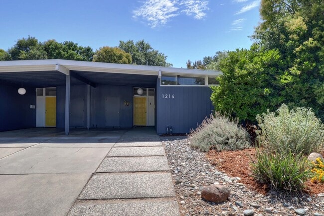 Building Photo - 1214 Drake Dr Rental