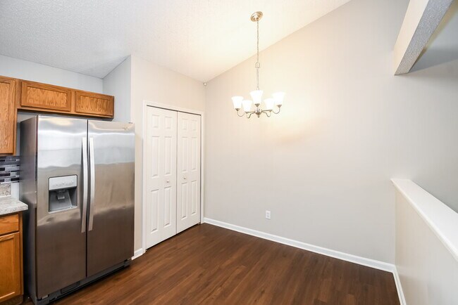 Photo - 2041 Hunters Trace Cir