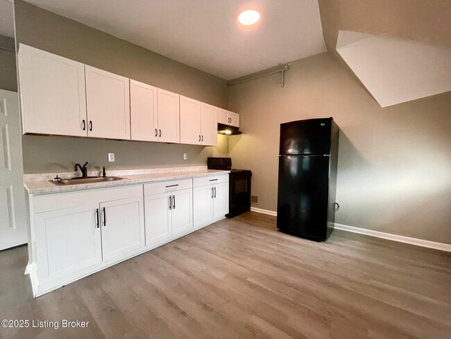 Photo - 110 W Oak St Unit 3