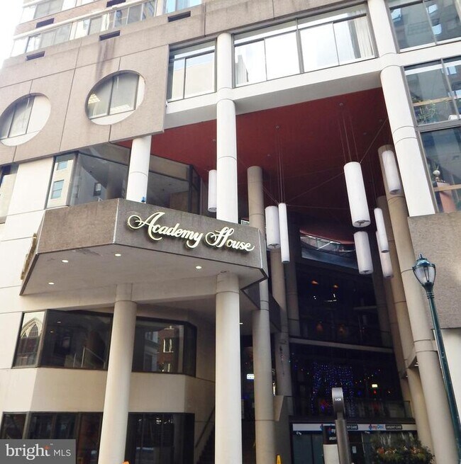 Photo - 1420 Locust St Unit 15B