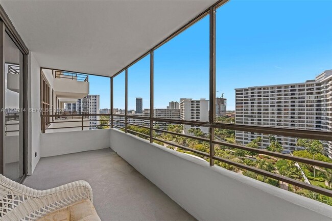 Photo - 2500 Parkview Dr Unit 1418