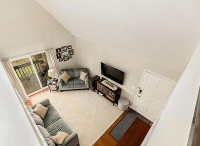 1587 Arlington Ave Unidad B