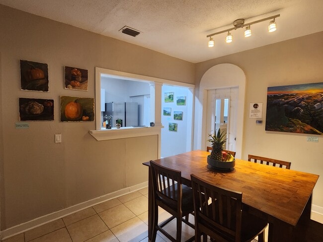 Building Photo - 2138 Tilden St