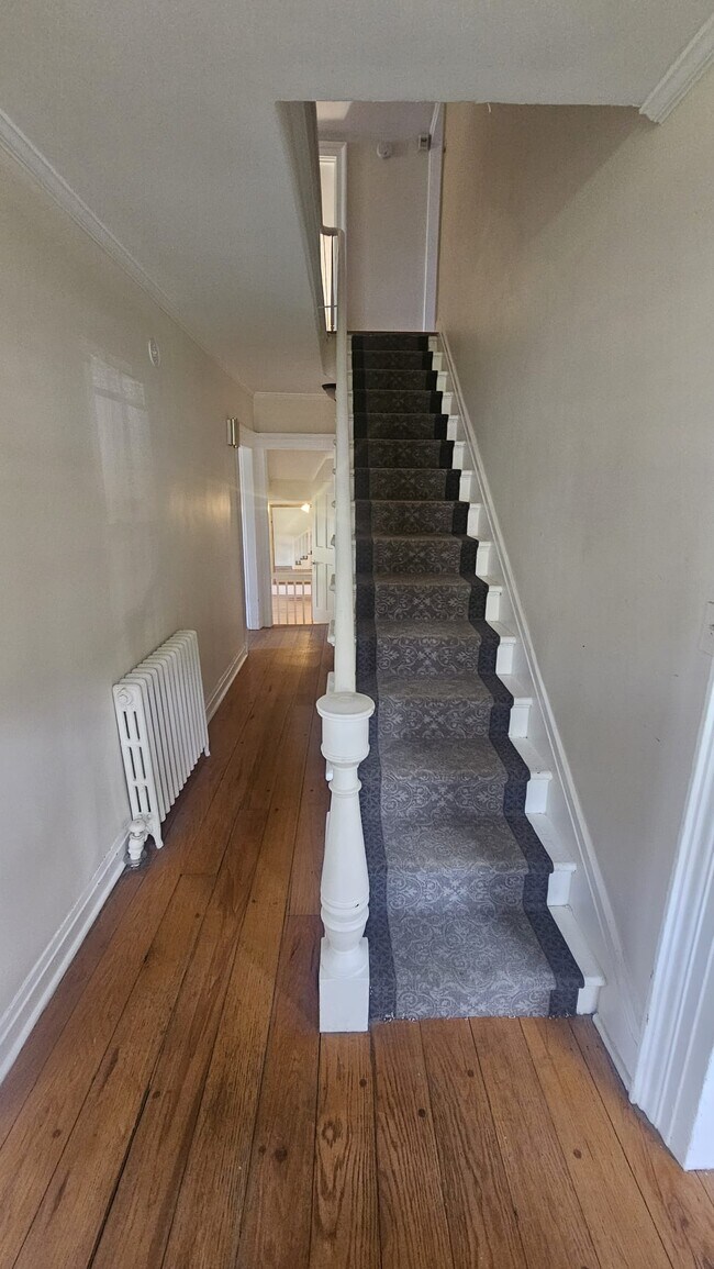 Photo - 427 Loudon Rd