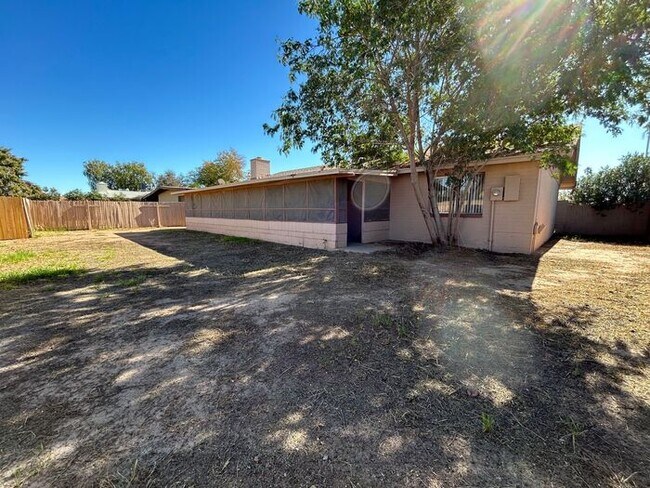 Photo - 1932 E Loyola Dr