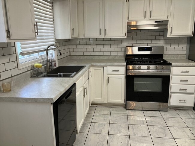 Photo - 324 W Weathersfield Way