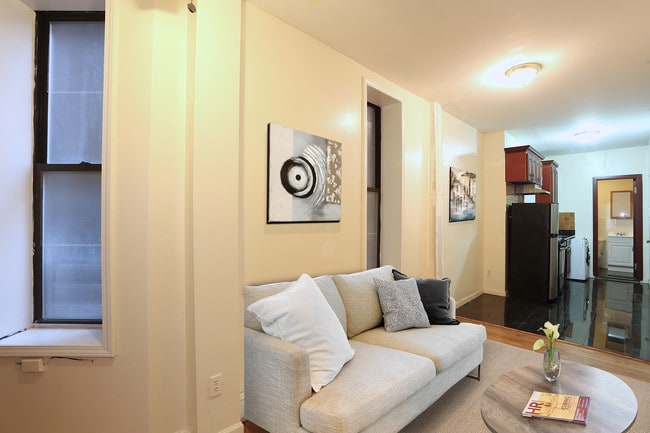 243 W 109th St 1W - 243 W 109th St 1W