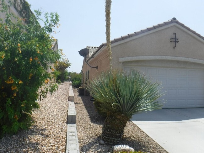 Photo - Sun City Anthem home right on the golf course!