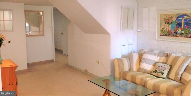 Photo - 2213 Hall Pl NW