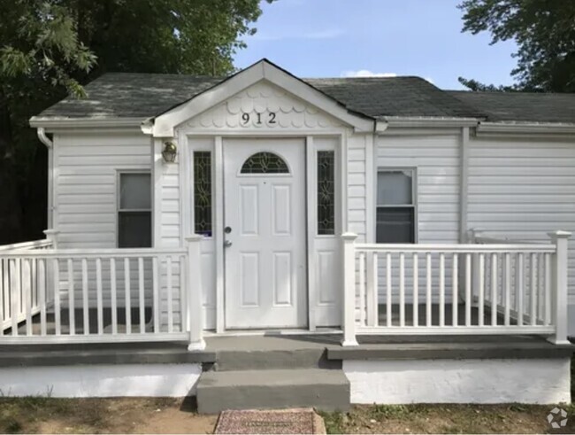 Building Photo - 912 Elfin Ave Rental