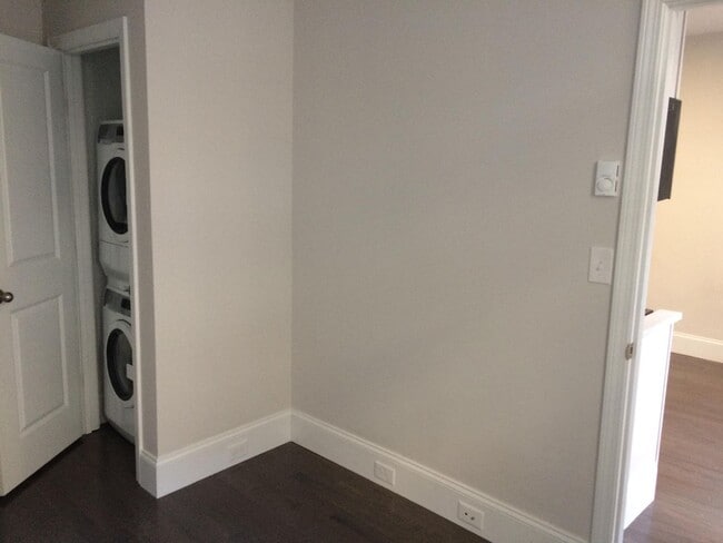 Photo - NO FEE!! BACK BAY 1 BEDROOM WITH LAUNDRY IN-UNIT & RENOVATED KITCHEN