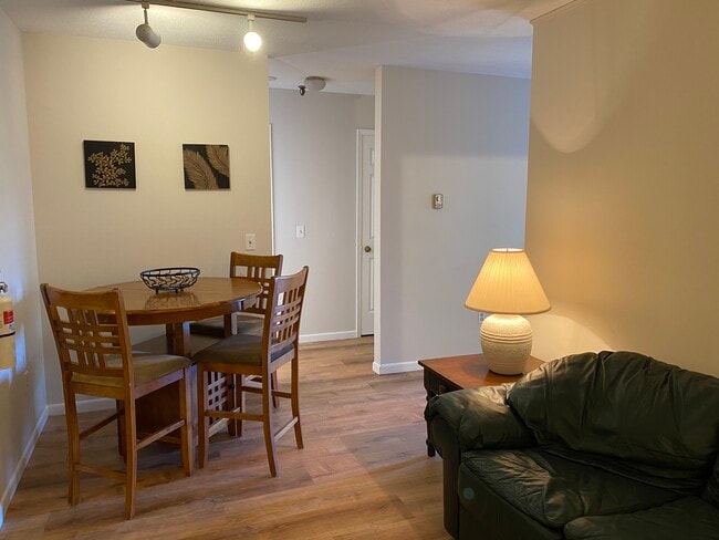 Building Photo - 47 S Williams St Unit 312