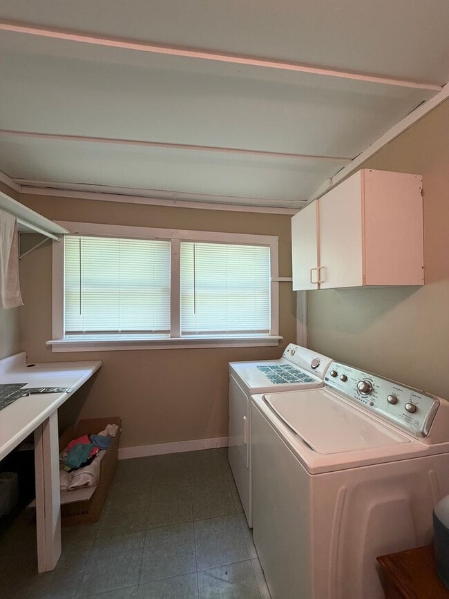Photo - Charming Remodeled Farmhouse with Large Yard in Convenient Kingsport Location