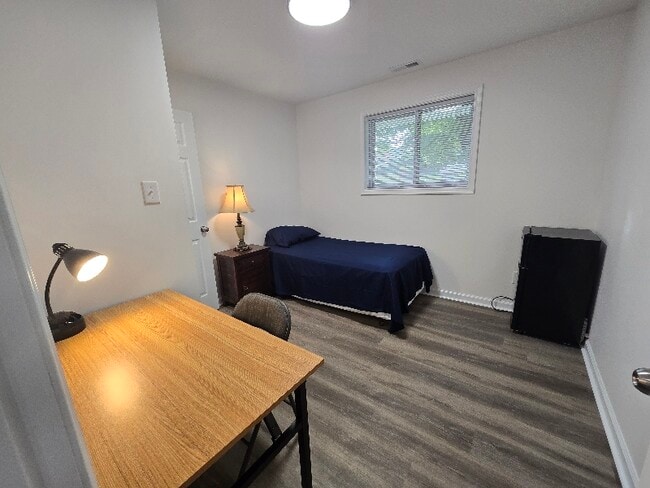 Building Photo - 1416 Weaver Ave Rental