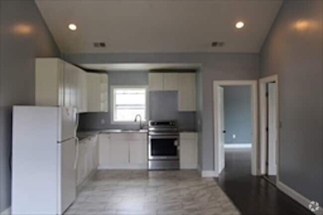 Building Photo - 211 Green St Unit 2 Rental