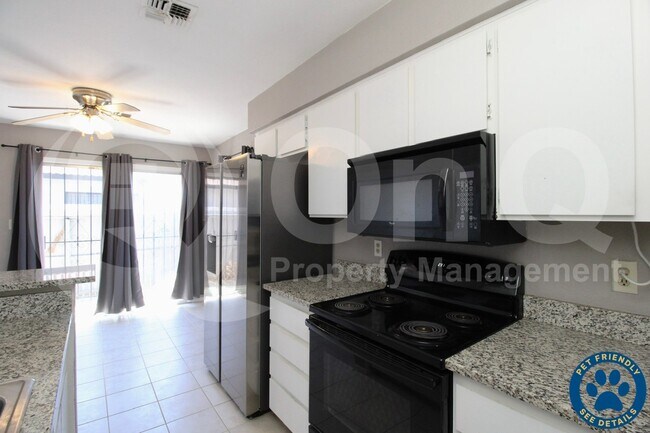 Building Photo - 9021 W Elm St Rental