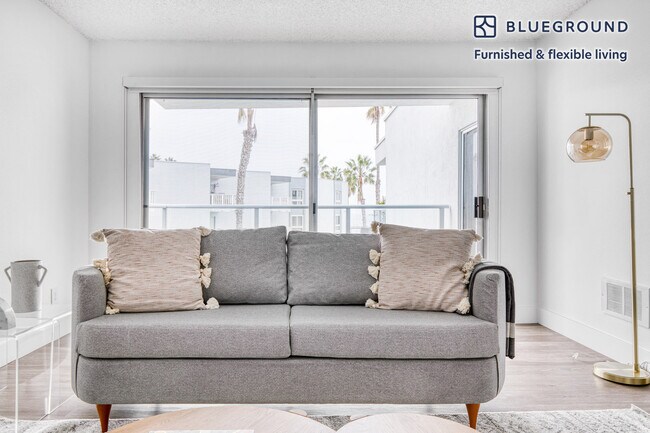 360 The Village Unit SI FL3-ID616