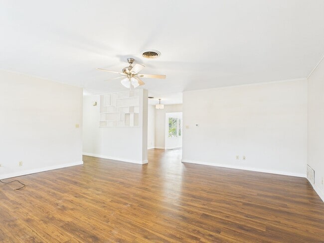 Photo - Established Nieghborhood