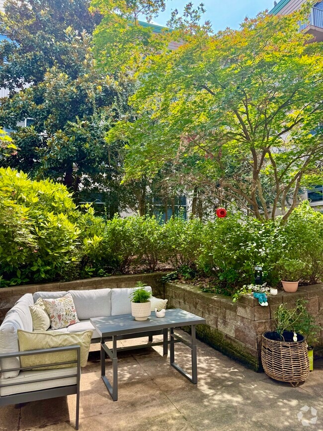Building Photo - 777 7th St NW Rental