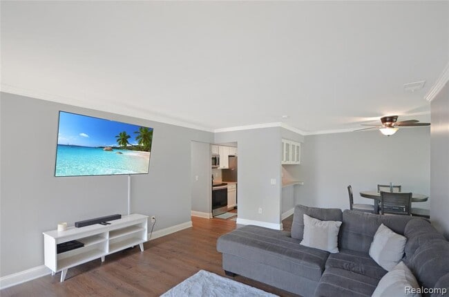 Photo - 34900 Mercer Ln