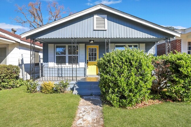 Photo - 3 BED | 2 BATH | REAR OFF-STREET PARKING |...