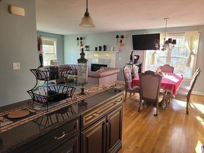 Photo - 77 Wampum St