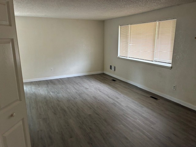 Photo - 300 Ruby St