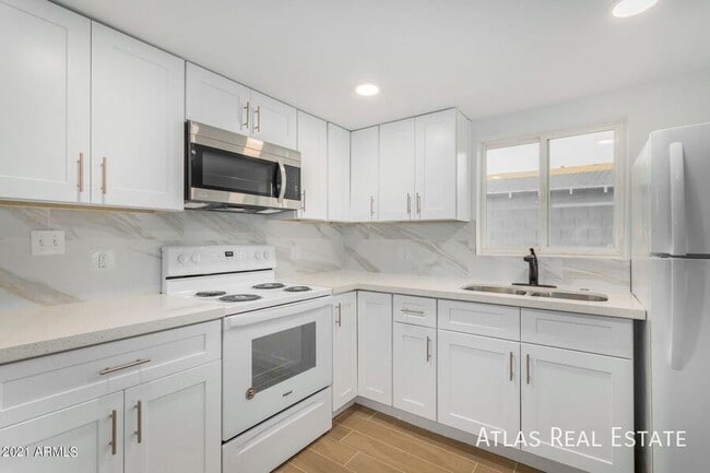 Building Photo - 444 S Delaware St Unit 1