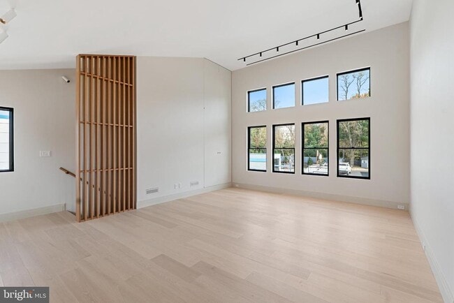 Photo - 501 Haddonfield-Berlin Rd Unidad 2ND FLR