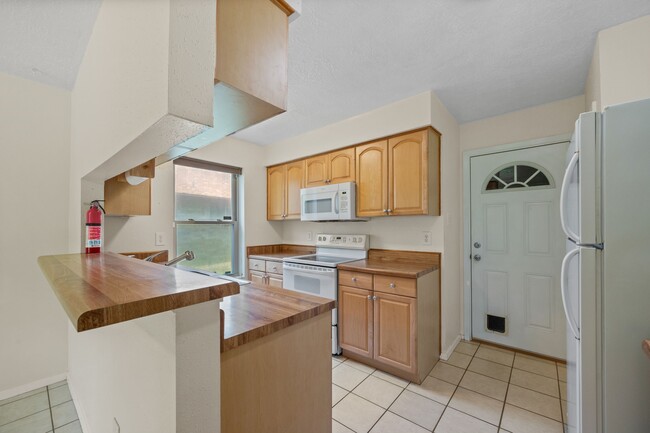 Photo - 19907 Lions Gate Dr