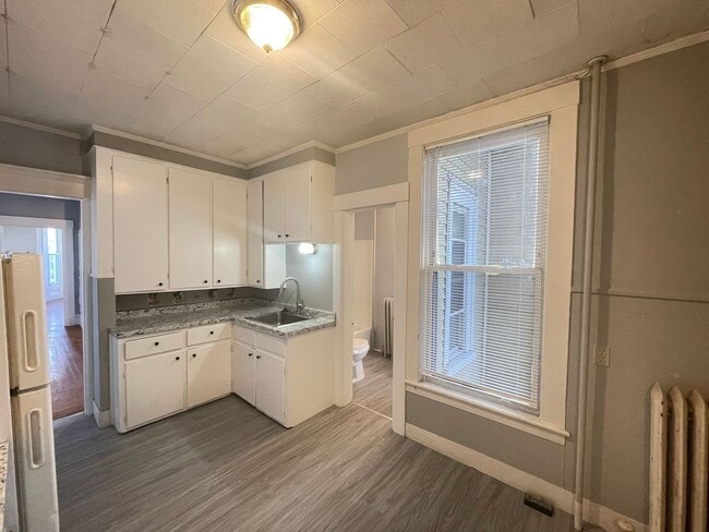 Building Photo - 341 Hanover St Unit 1