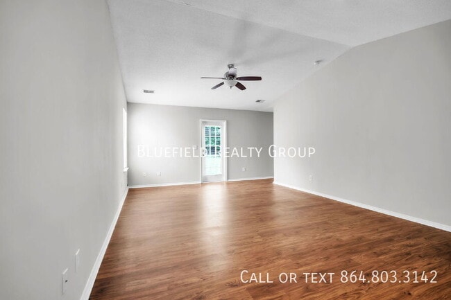 Photo - 111 White Willow Ct