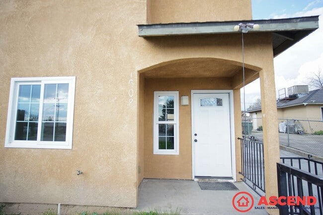Photo - 1608 Lincoln St Unit A