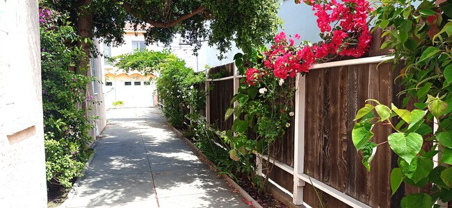 Photo - 1070 S Cloverdale Ave