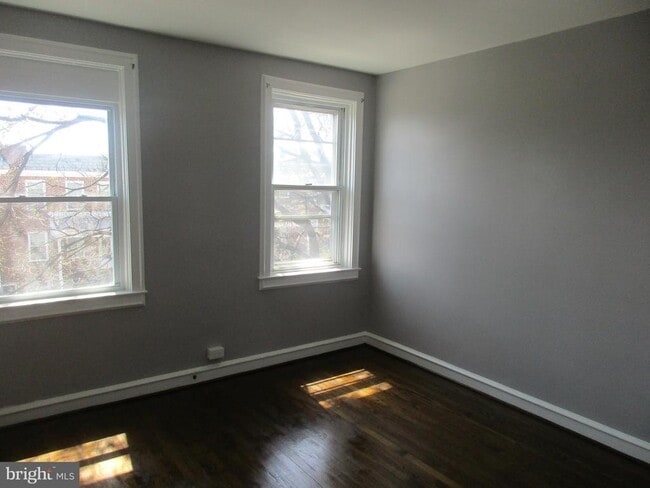 Photo - 3558 Juneway