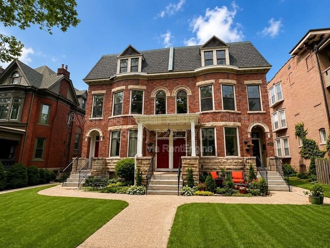 Building Photo - 4366 W Pine Blvd Unit B