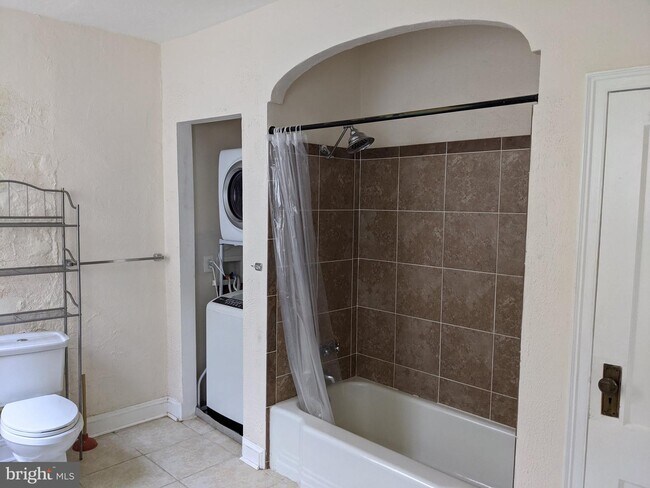 Photo - 736 Wharton St Unit 2/F